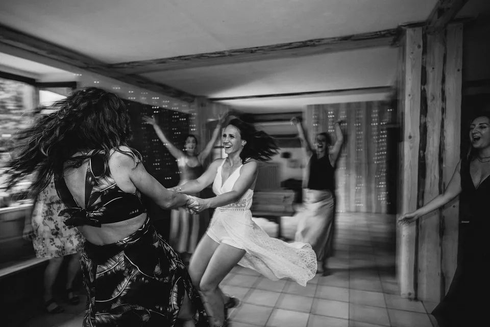 The dance floor, without holding back